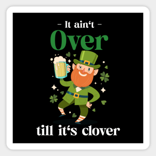 St Patricks day clover design Magnet